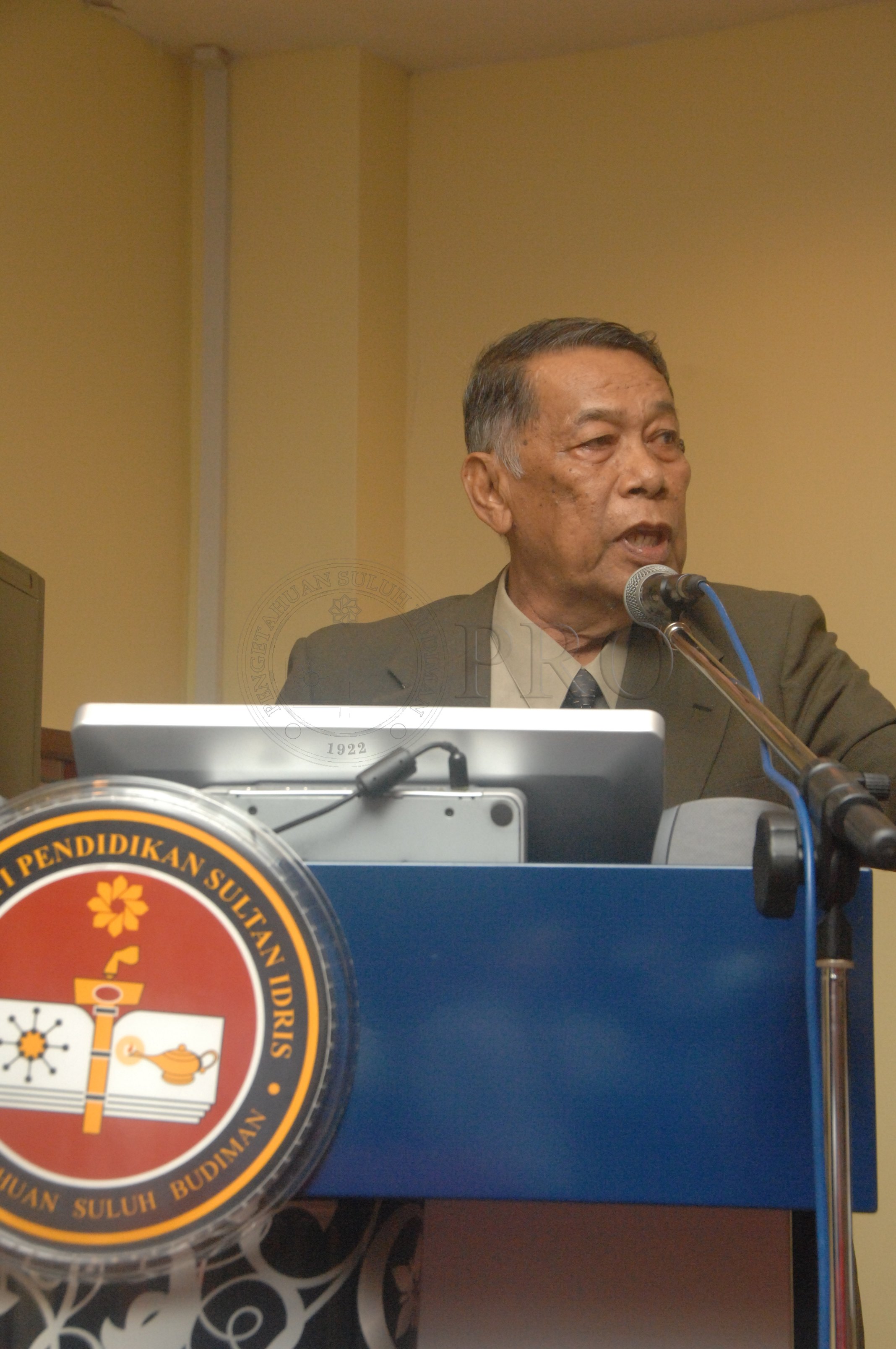 PRO 14 34 WACANA FBA 0100